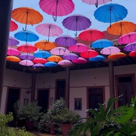Hotel Villa De Flores Uruapan  Ngoại thất bức ảnh