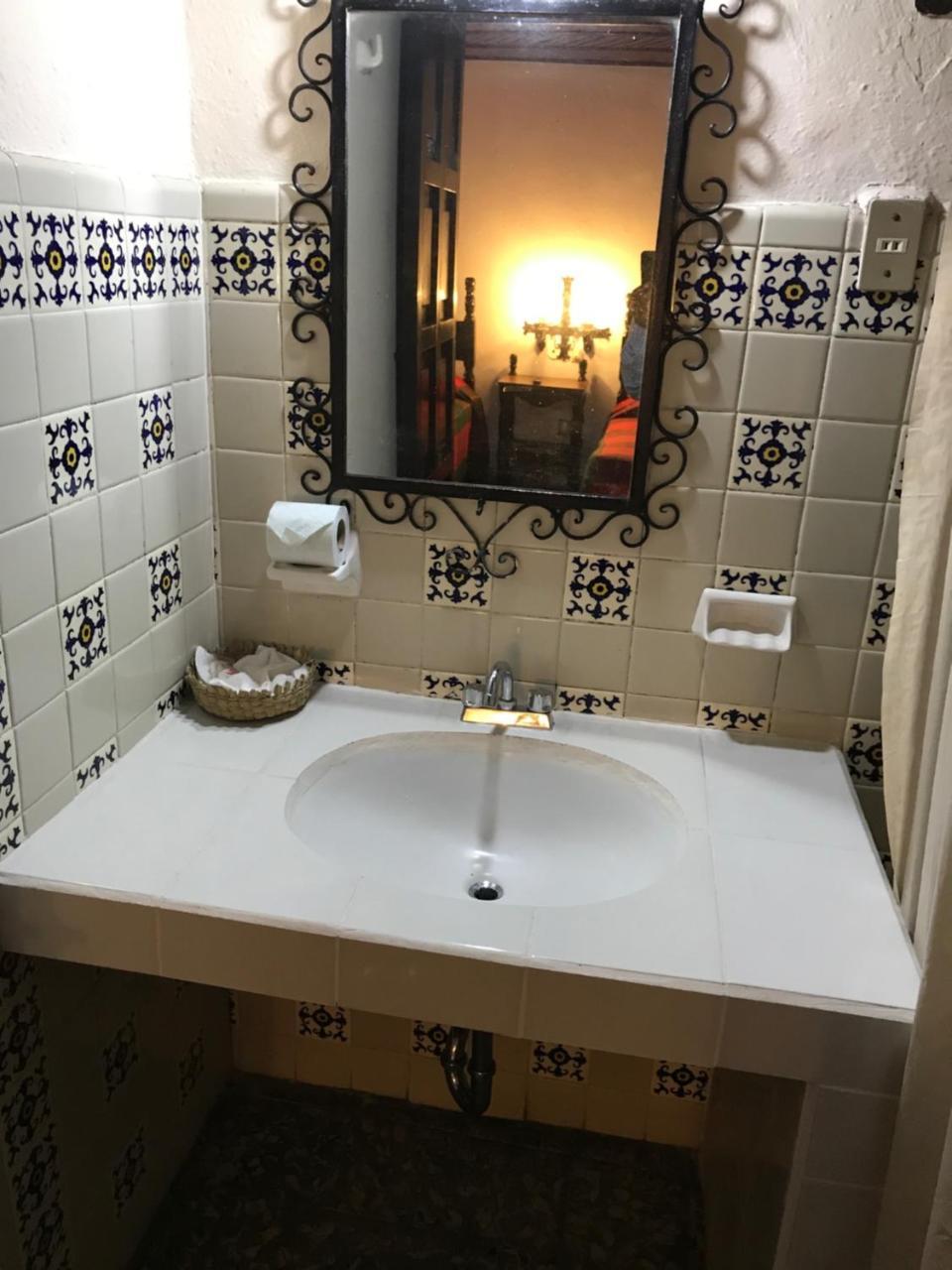 Hotel Villa De Flores Uruapan  Ngoại thất bức ảnh