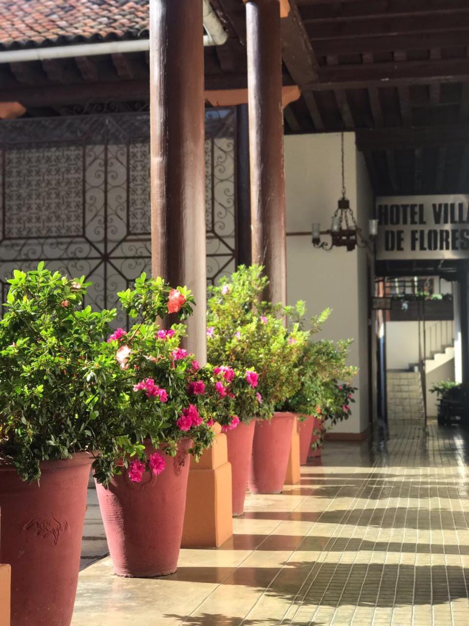 Hotel Villa De Flores Uruapan  Ngoại thất bức ảnh