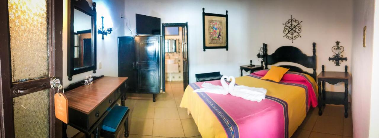 Hotel Villa De Flores Uruapan  Ngoại thất bức ảnh