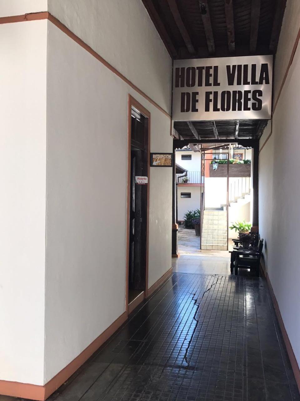 Hotel Villa De Flores Uruapan  Ngoại thất bức ảnh
