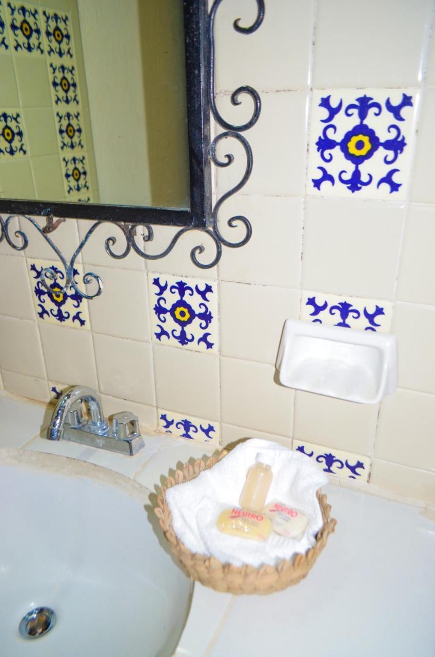 Hotel Villa De Flores Uruapan  Ngoại thất bức ảnh