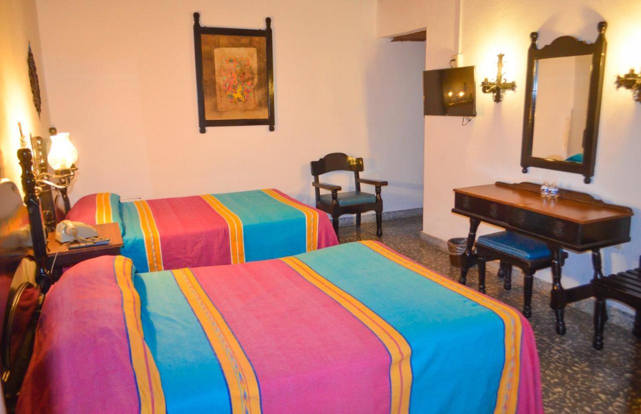 Hotel Villa De Flores Uruapan  Ngoại thất bức ảnh
