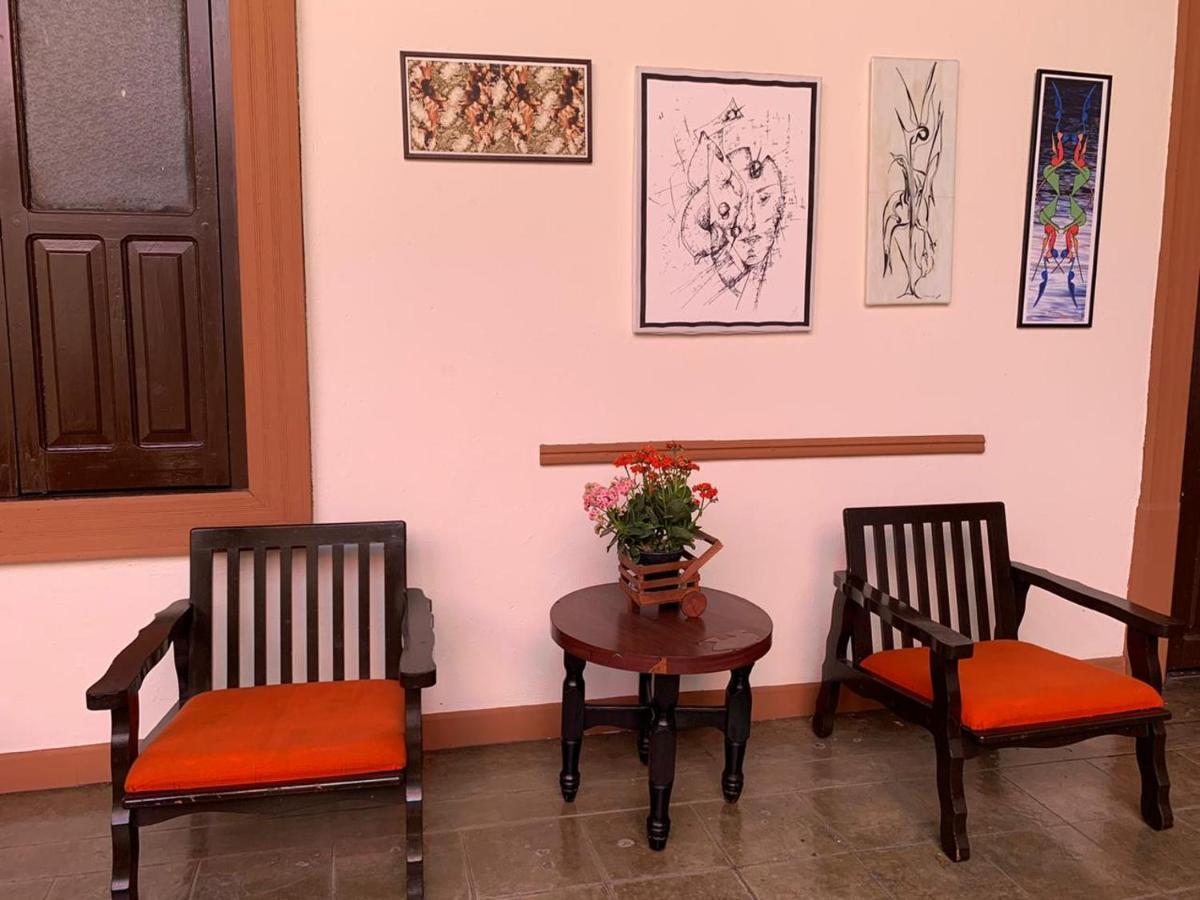 Hotel Villa De Flores Uruapan  Ngoại thất bức ảnh