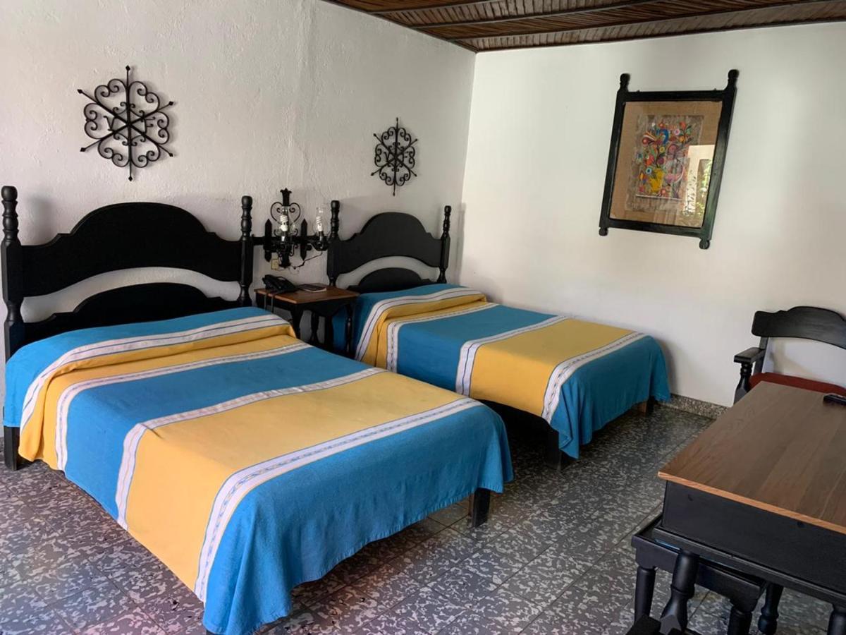 Hotel Villa De Flores Uruapan  Ngoại thất bức ảnh