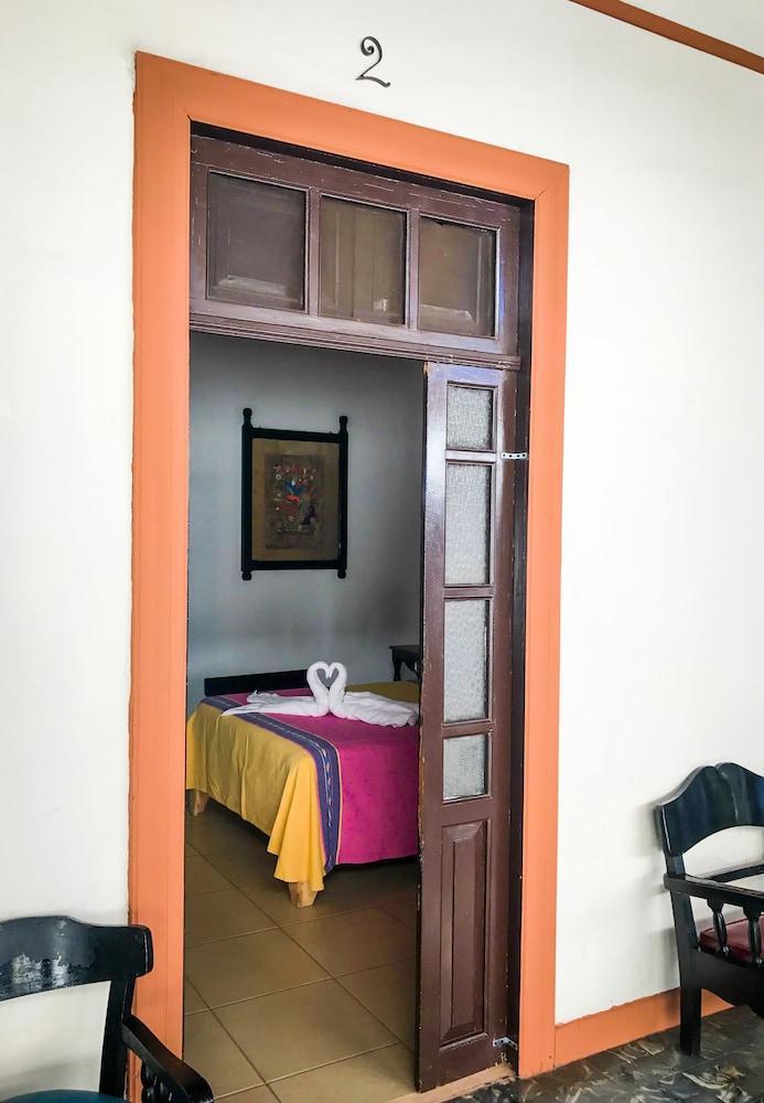 Hotel Villa De Flores Uruapan  Ngoại thất bức ảnh
