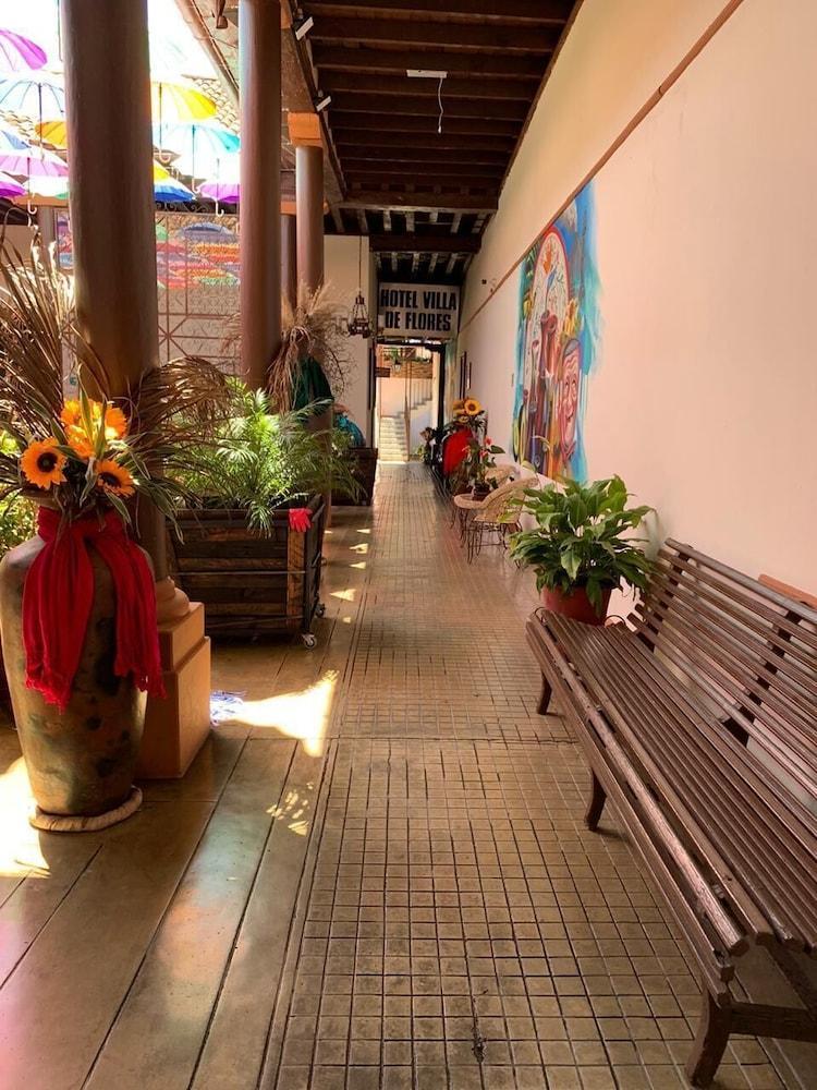 Hotel Villa De Flores Uruapan  Ngoại thất bức ảnh
